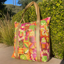 Load image into Gallery viewer, Californi-Aloha Zipper Tote