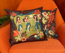 Load image into Gallery viewer, Hula Floral Pillow Cover